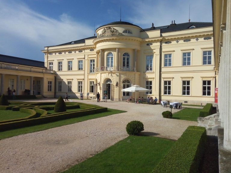 foto del castello Károlyi-min
